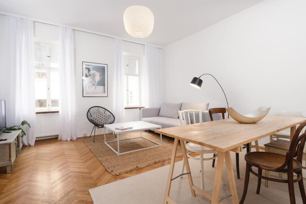 Edelhof Design Apartment Wina Bagian luar foto