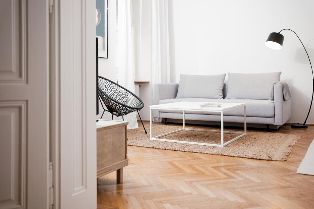 Edelhof Design Apartment Wina Bagian luar foto