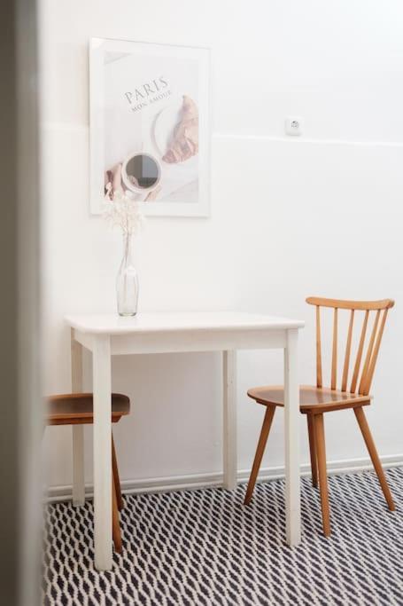 Edelhof Design Apartment Wina Bagian luar foto