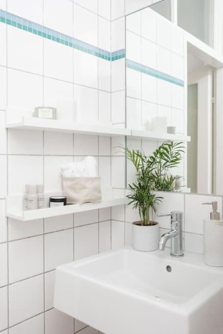 Edelhof Design Apartment Wina Bagian luar foto